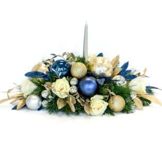 Navy, White and Gold Table Arrangement
