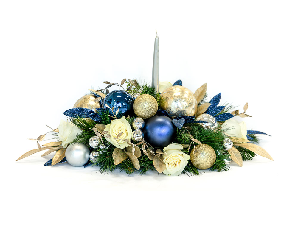 Navy, White and Gold Table Arrangement
