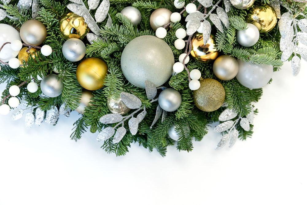 Silver and Gold Wreath - Image 2