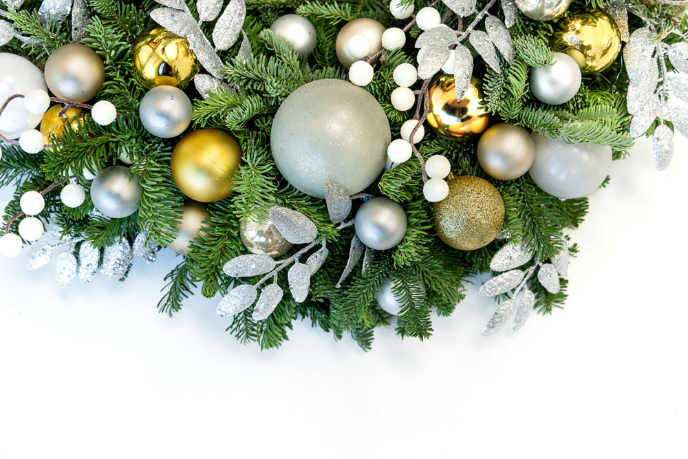 Navy, White and Gold Wreath - Image 2